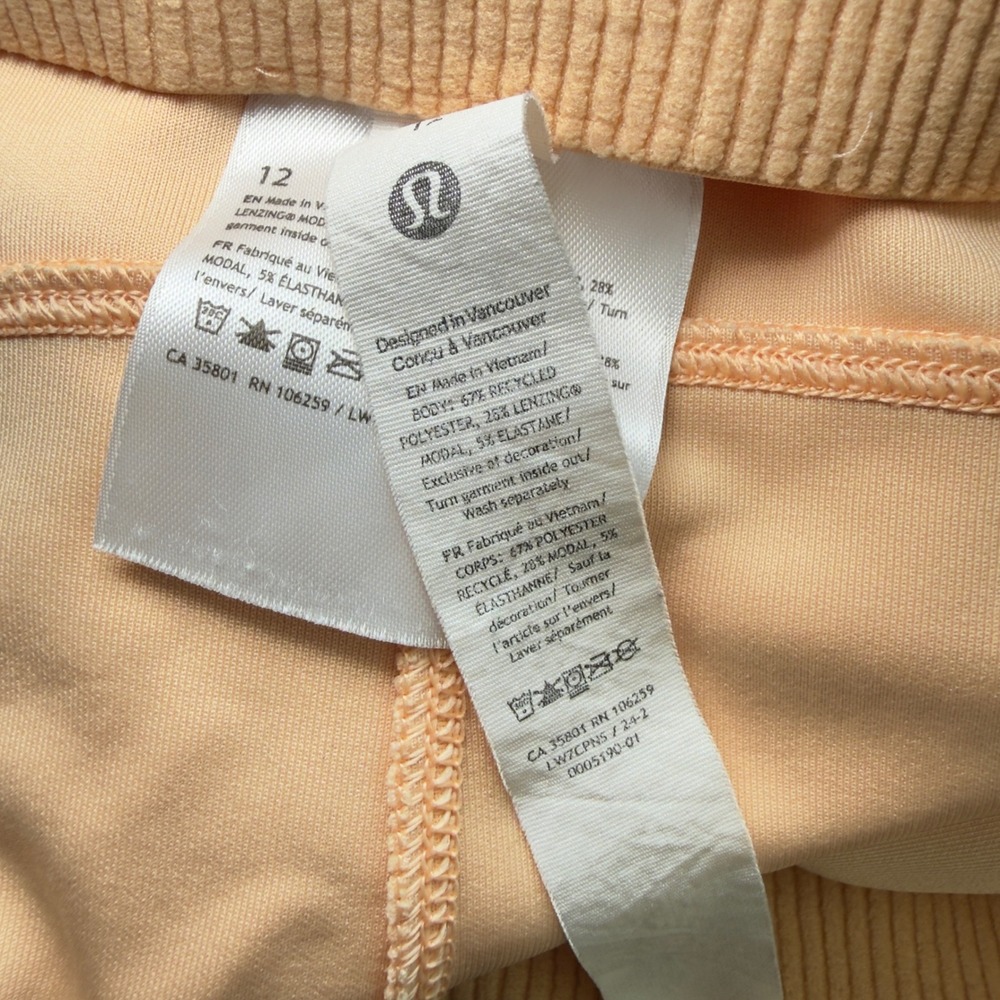 Lululemon Size 12 Softstreme High Rise Peach Bellini Ribbed Shorts Pockets - Picture 10 of 12
